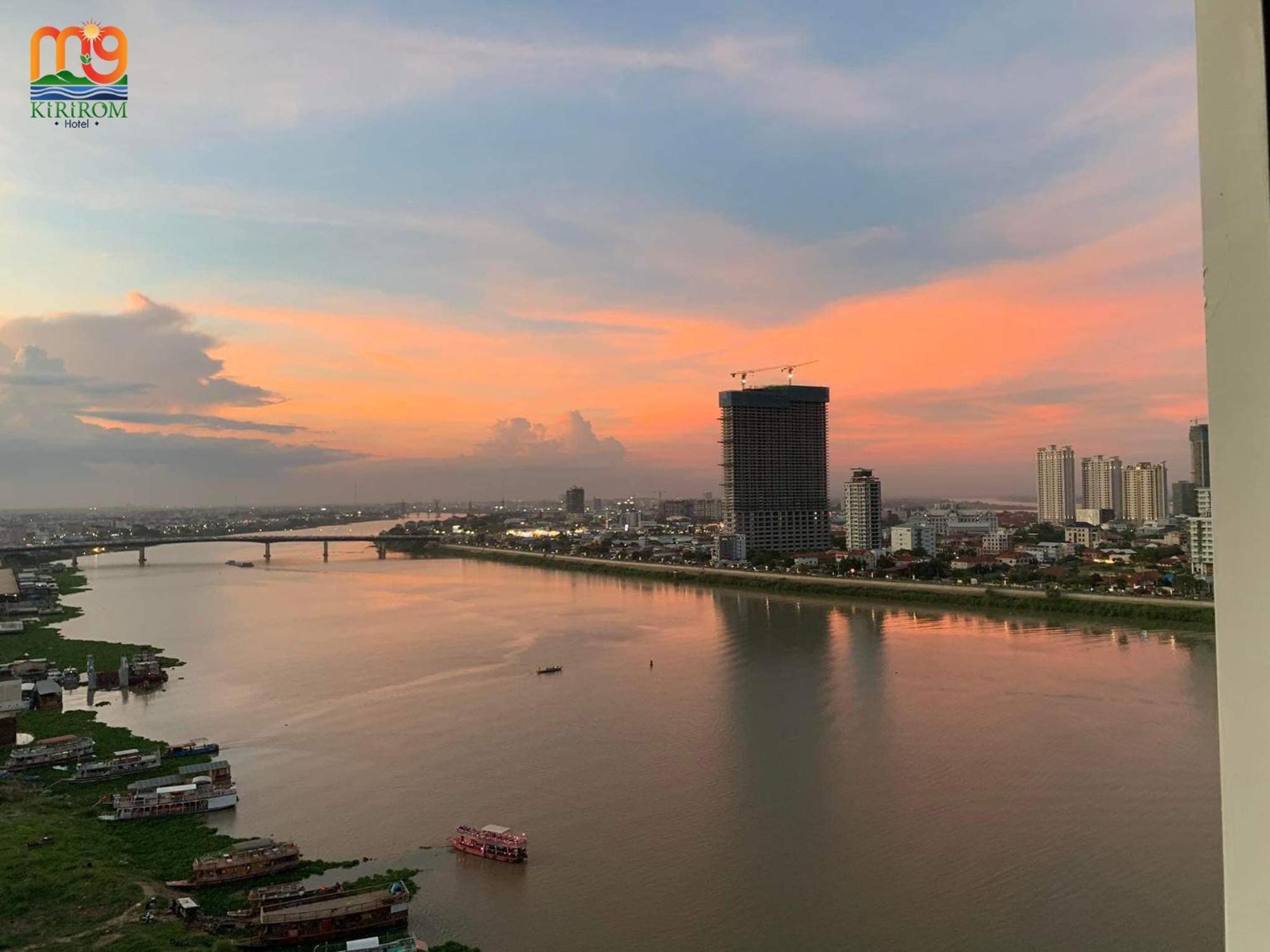 M9 Kirirom Hotel Phnom Penh Bagian luar foto