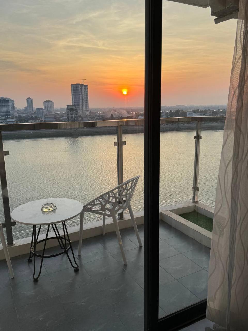M9 Kirirom Hotel Phnom Penh Bagian luar foto